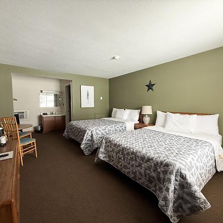 The Trail Inn - Newberry, Mi - Formerly Knollwood Inn - 13467 M-28 Exteriör bild